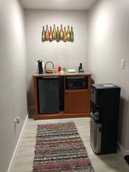 Spacious Unit With Mountain View ニューマーケット エクステリア 写真